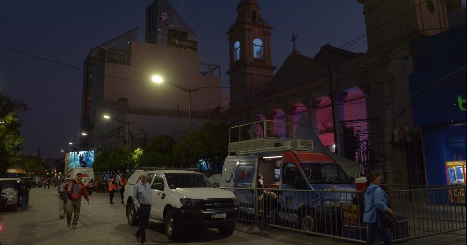 FOTOS  Asiacute se prepara la Catedral Basiacutelica para la ceremonia del traspaso de la sede primada a Santiago