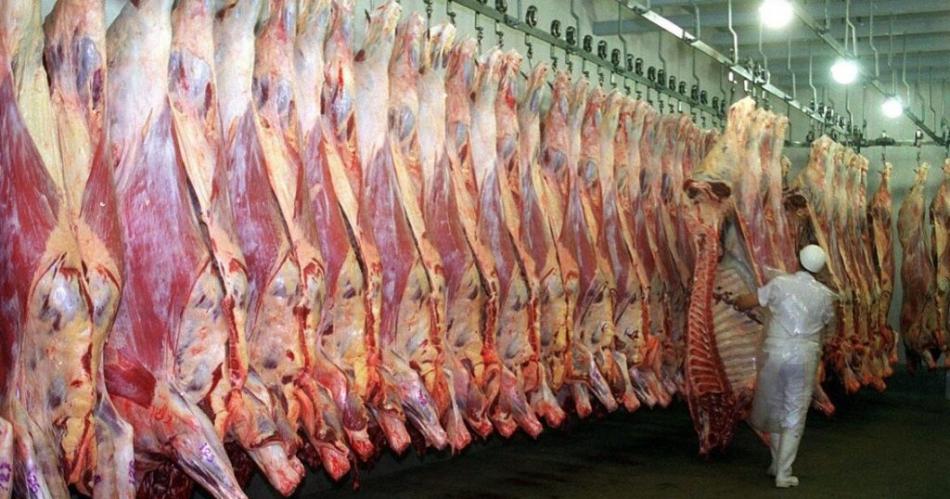 A la caiacuteda de consumo de carne en el paiacutes en julio se agregoacute la merma de exportaciones