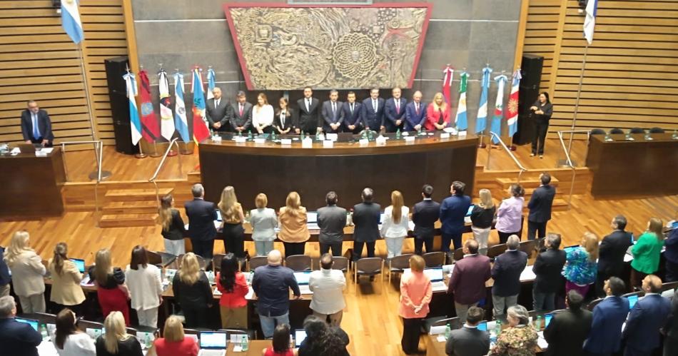 El Parlamento del Norte Grande pidioacute respetar las autonomiacuteas provinciales y en defensa del federalismo