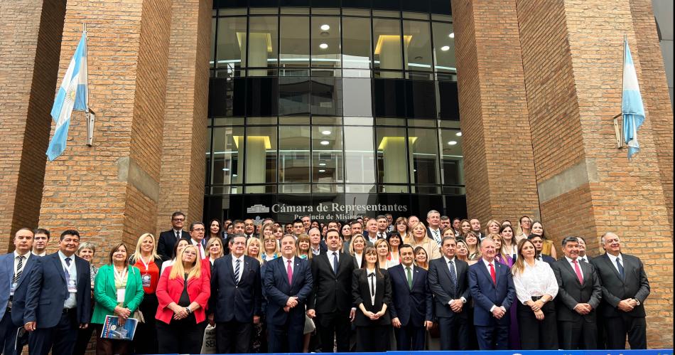 El Parlamento del Norte Grande pidioacute respetar las autonomiacuteas provinciales y en defensa del federalismo