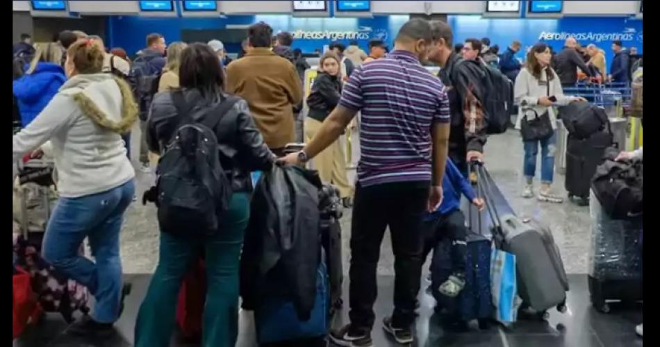 Indignante- pilotos ganan 10 M viajes gratis y bono en doacutelares