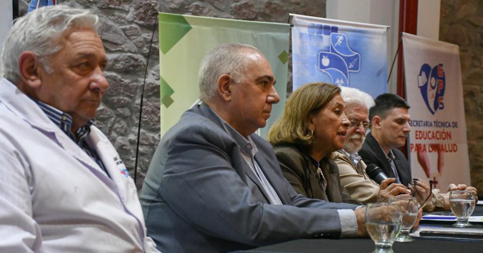 Los Ministerios de Salud y Produccioacuten firmaron acuerdo de cooperacioacuten para cuidar el medioambiente