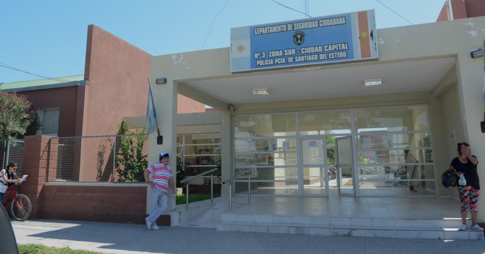 Denuncias cruzadas entre un docente y el padre de una maestra