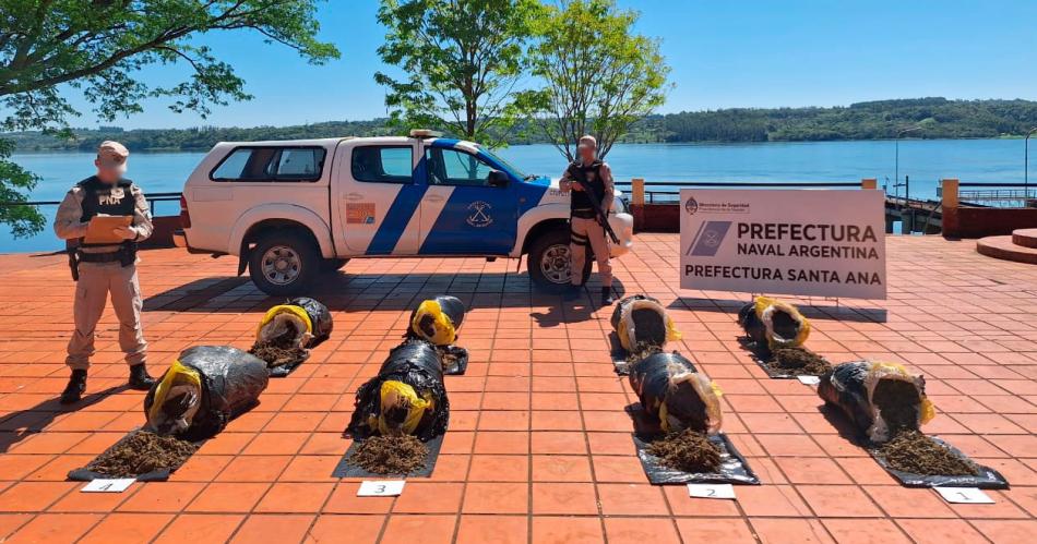 Prefectura Naval Argentina decomisoacute maacutes de 140 Kilos de marihuana en Misiones