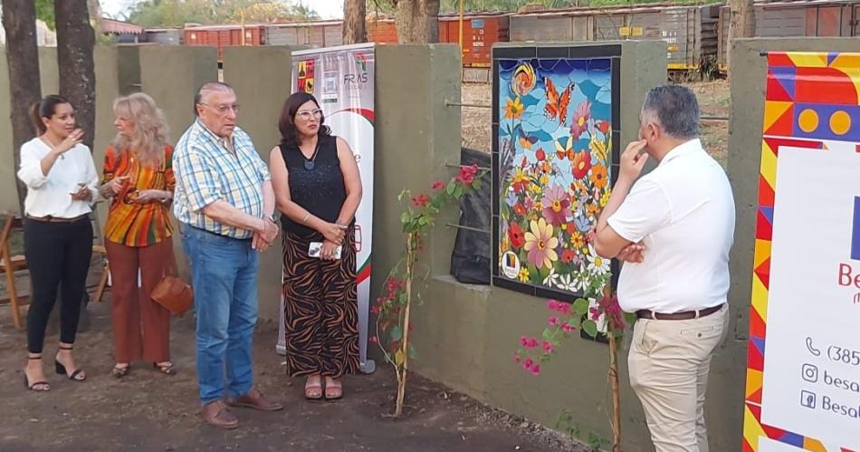 Un nuevo mural se suma a la Plazoleta del Centenario de Friacuteas