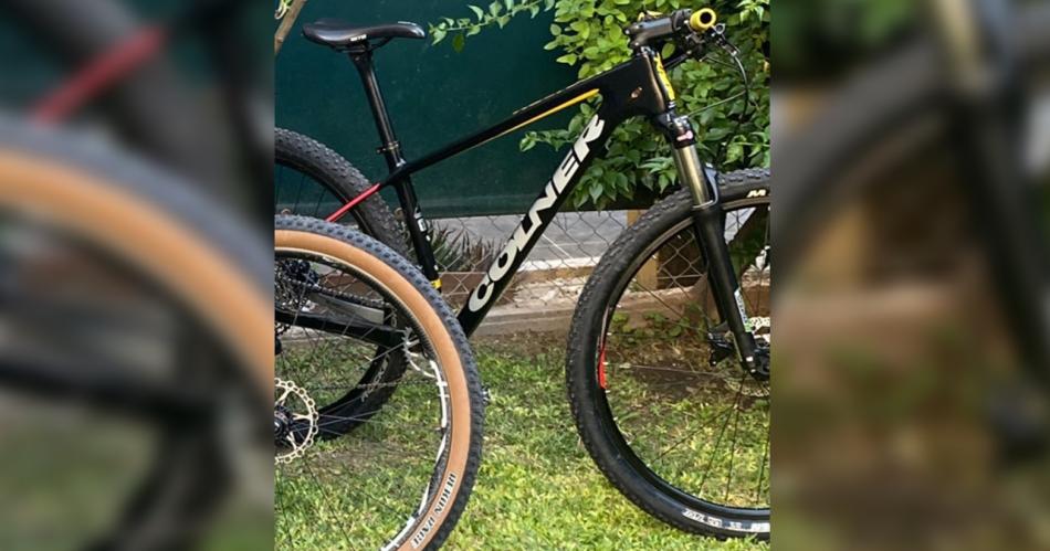 Delincuentes entraron a la casa de un reconocido pediatra de Santiago del Estero y le robaron una bicicleta de alto valor