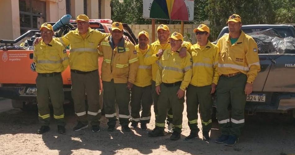 Regresaron los brigadistas santiaguentildeos que colaboraron en los incendios de Coacuterdoba