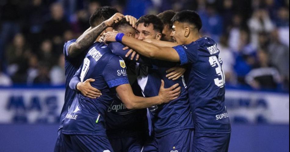 Vélez va por la recuperación ante la Academia