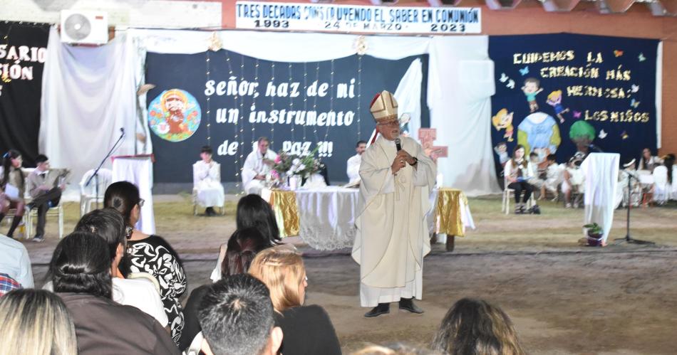 El arzobispo Vicente Bokalic presidioacute la misa en Fernaacutendez