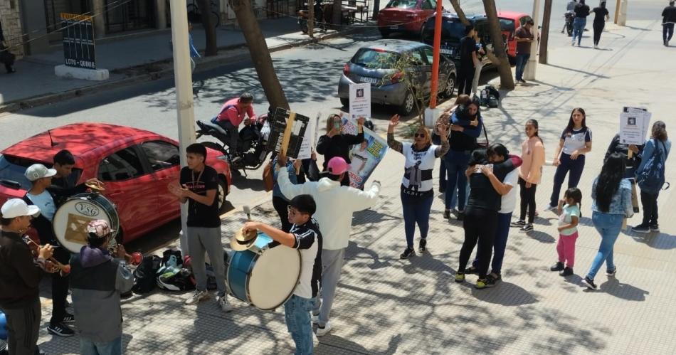 Veinte antildeos de prisioacuten para policiacutea por homicidio de Chuna y absuelven a su hermano cadete