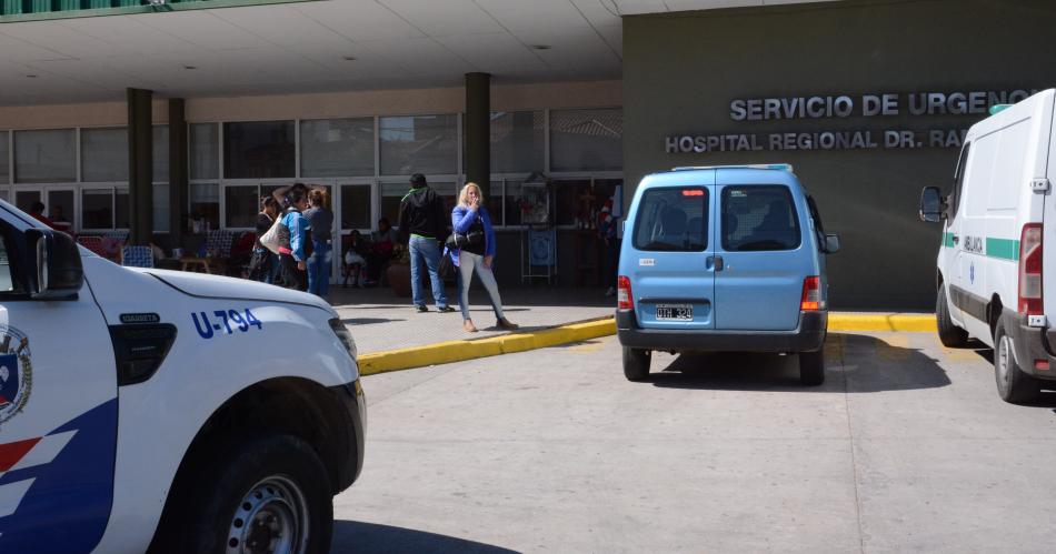 Huyoacute automovilista tras chocar a 2 motos con 3 personas- mujer grave