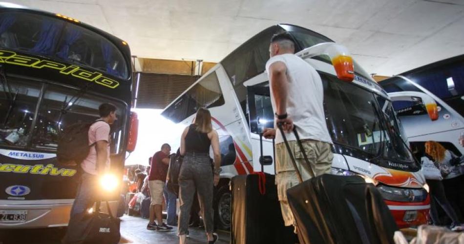 La reacción del sector luego de que el Gobierno anunciara la desregulación del transporte de larga distancia (Foto- NA)