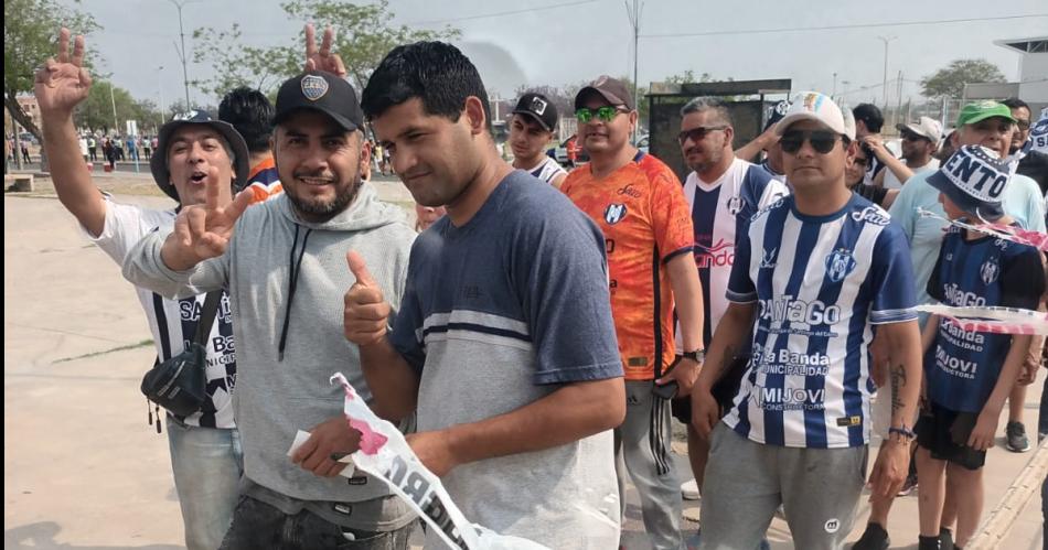 Catamarca tentildeida de azul y blanco por los hinchas del Profe