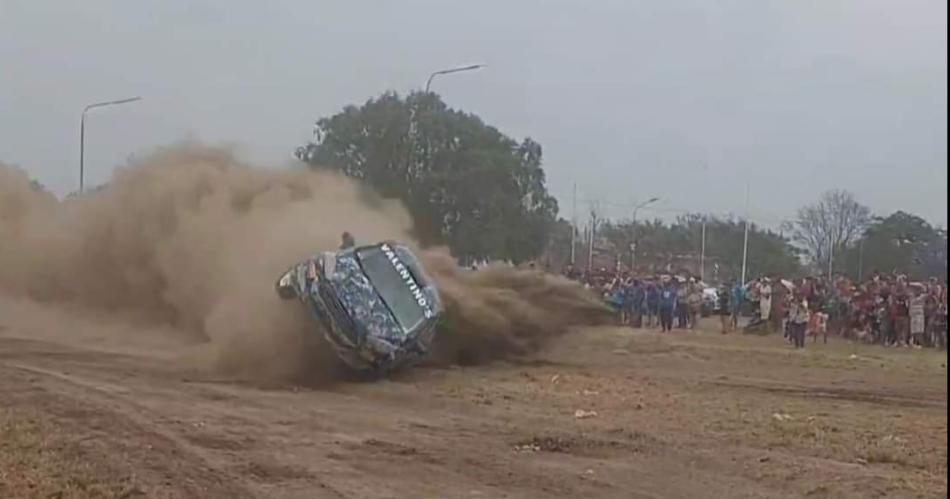 Una locura en el rally- quiso ganarle a su padre casi volcoacute en una curva y su video se hizo viral