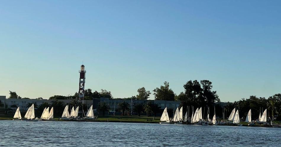 El gobernador Zamora y la senadora Claudia Ledesma Abdala presentes en la regata nacional en el lago Riacuteo Hondo