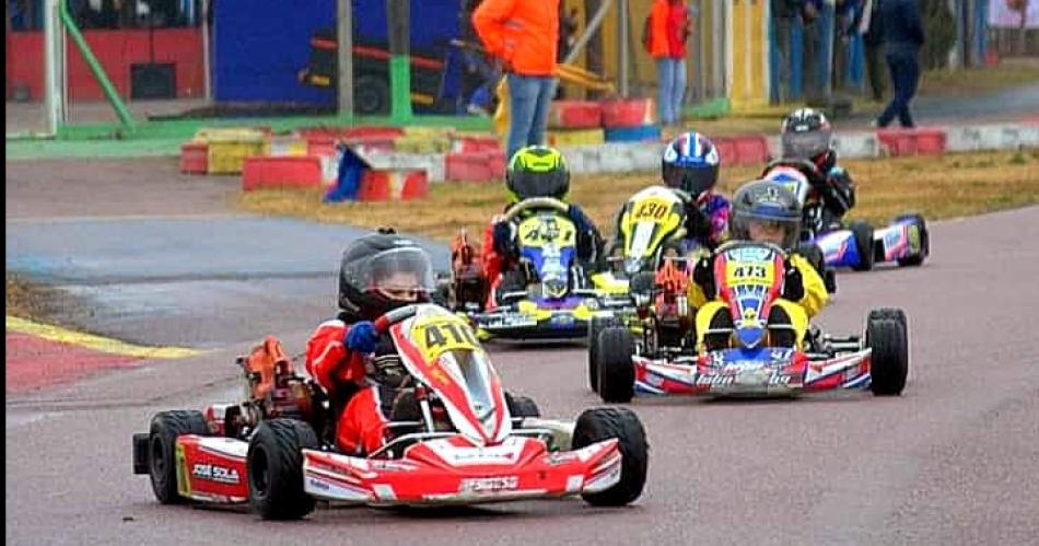 Gran Premio Coronacioacuten Karting Santiaguentildeo