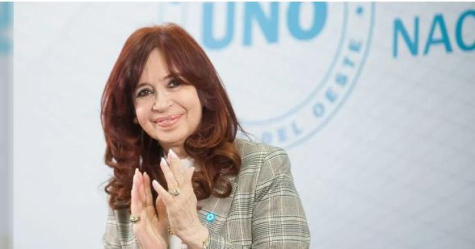 Cristina Kirchner presentoacute la lista con la que competiraacute contra Quintela por la presidencia del PJ