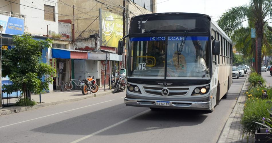 Intiman a empresas de colectivos a cumplir con la gratuidad del boleto para personas con discapacidad