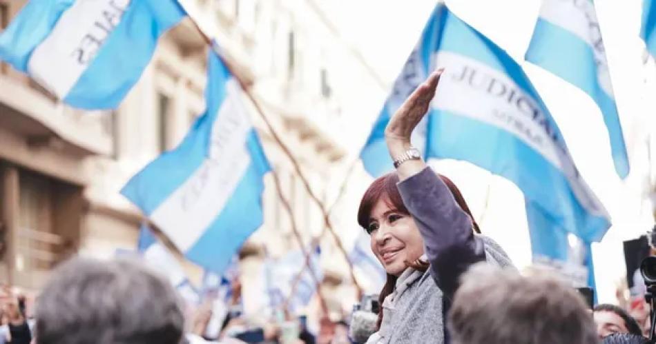 Nombre por nombre la lista de Cristina Kirchner para competir en la interna del PJ