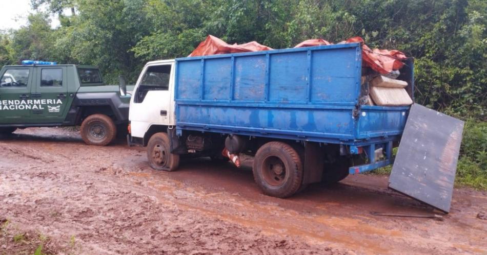 Gendarmeriacutea detuvo a un camionero que transportaba una cantidad colosal de marihuana