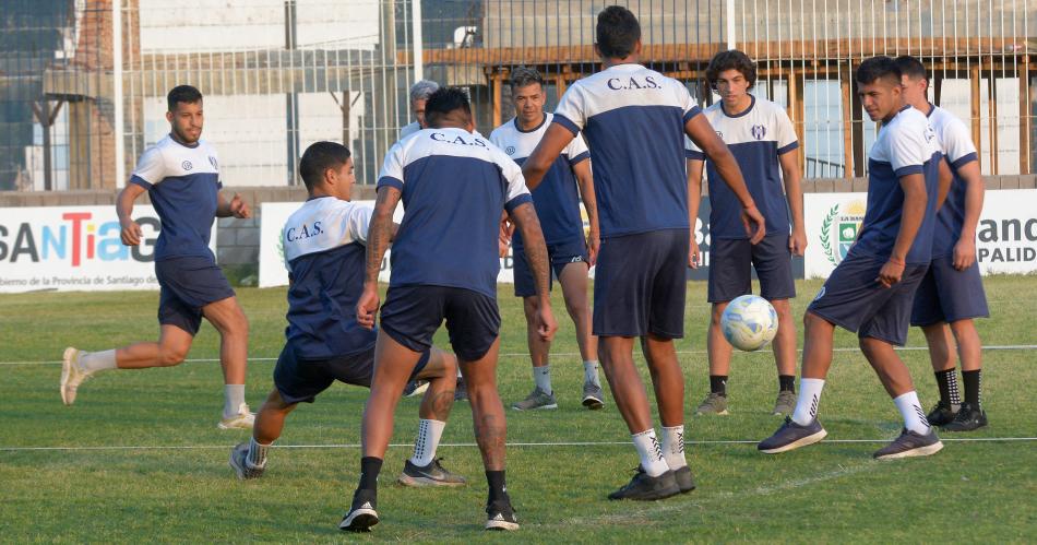 Sarmiento tiene todo a favor para pasar a cuartos