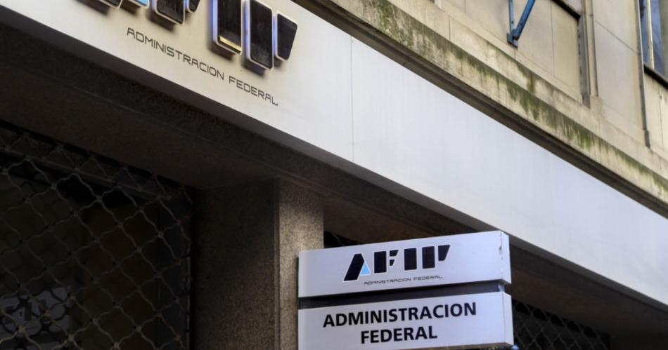 El Gobierno disuelve la AFIP y las dependencias pasaraacuten al Ministerio de Economiacutea