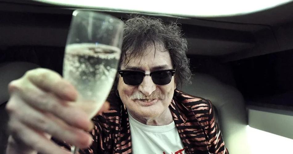 Charly Garciacutea cumple 73 antildeos y lo festeja a todo trapo