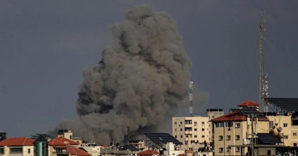 Ataque aeacutereo israeliacute en el norte de Gaza dejoacute al menos 150 muertos y heridos