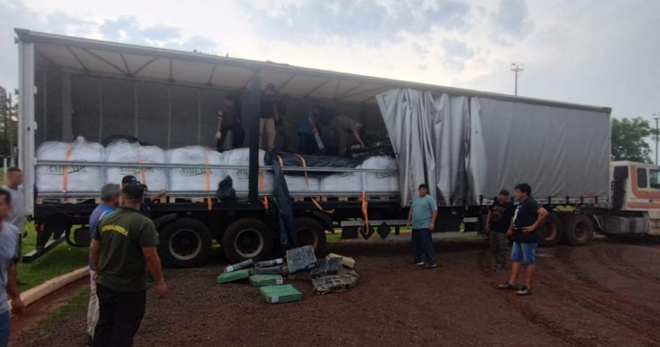 Cayoacute un brasilero que trasladaba maacutes de seis toneladas de marihuana en un camioacuten