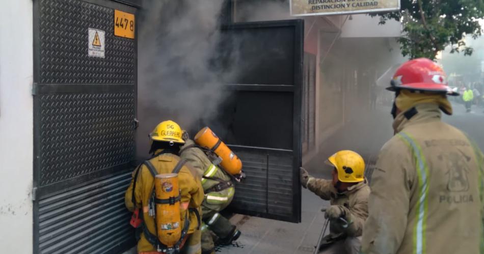 VIDEO  Tras el incendio de un transformador en el Colegio San Joseacute se trabaja para normalizar la zona