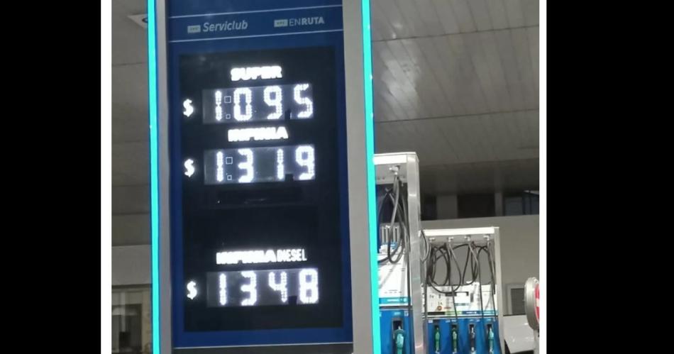 En noviembre expendedoras preveacuten un alza en combustibles que seriacutea del 4-en-porciento- promedio