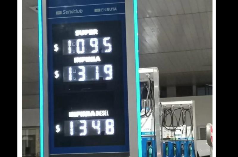 En noviembre expendedoras preveacuten un alza en combustibles que seriacutea del 4-en-porciento- promedio