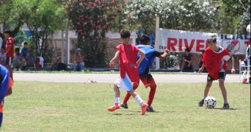 El Club Atleacutetico River Plate realizoacute una prueba jugadores en Las Termas