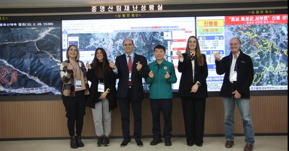 Fructiacutefero intercambio de experiencias del Ministerio de Produccioacuten de Santiago en Corea del Sur 