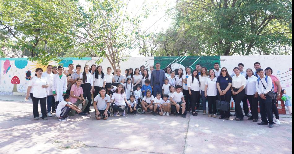 Presentaron Dejando Huellas en la Esc de Educacioacuten Especial Ua Suhtu