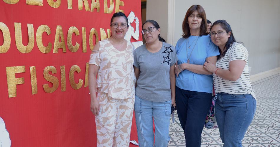 JORNADA RECREATIVA EN EL ABSALOacuteN ROJAS