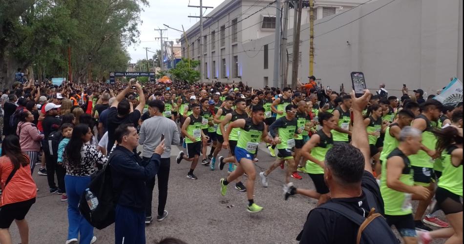 EN VIVO  Santiago y el paiacutes ya corren el Maratoacuten de EL LIBERAL