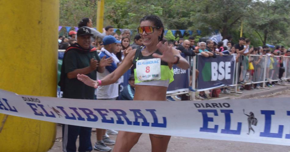 Ivanna Herrera Loto se coronoacute en los 21 km del Maratoacuten Aniversario EL LIBERAL