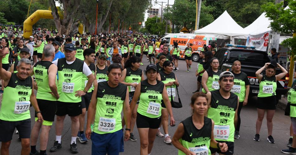 El maratoacuten con la gente maacutes feliz de los uacuteltimos antildeos