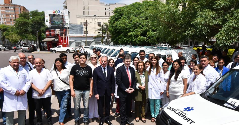 El Gobernador entregoacute 30 unidades de traslado para hospitales del interior