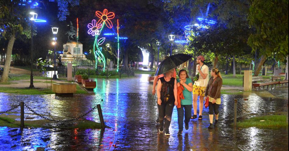 Un chaparroacuten cayoacute sobre la Madre de Ciudades y sigue la alerta amarilla