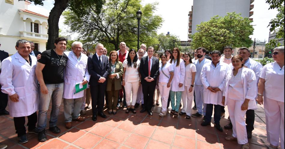 El Gobernador entregoacute 30 unidades de traslado para hospitales del interior