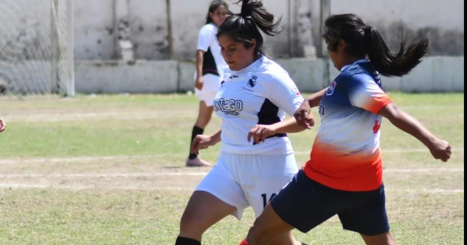 Tercera edicioacuten del torneo provincial de fuacutetbol femenino Dra Claudia de Zamora