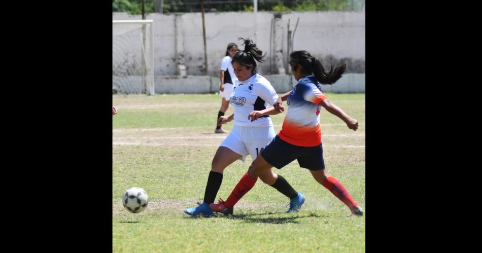 Tercera edicioacuten del torneo provincial de fuacutetbol femenino Dra Claudia de Zamora