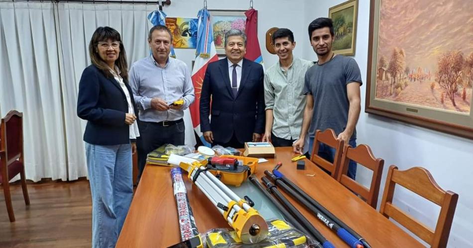 Estudiantes de la UNSE ganaron una competencia nacional de Agrimensura