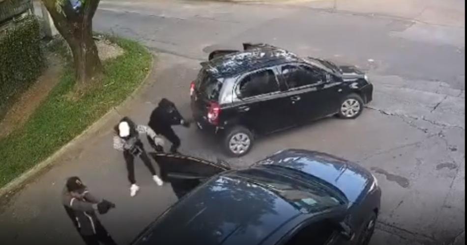 VIDEO Cuatro delincuentes asesinaron a tiros a un gendarme en un violento asalto