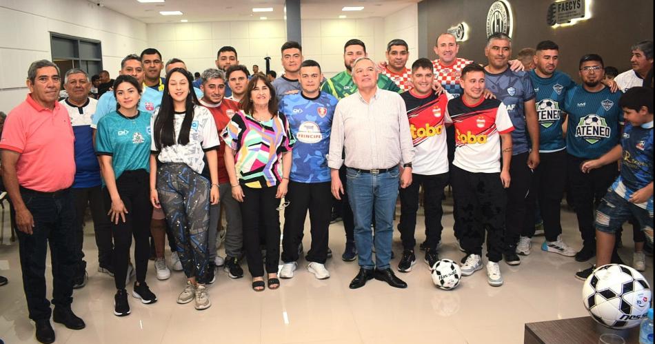 ACTO El miércoles por la noche se hizo la presentación oficial de las finales en el gremio mercantil de esta ciudad