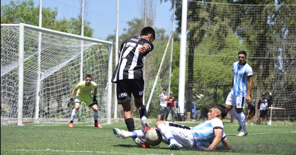 Central Coacuterdoba cerroacute su temporada en el torneo de Juveniles de AFA