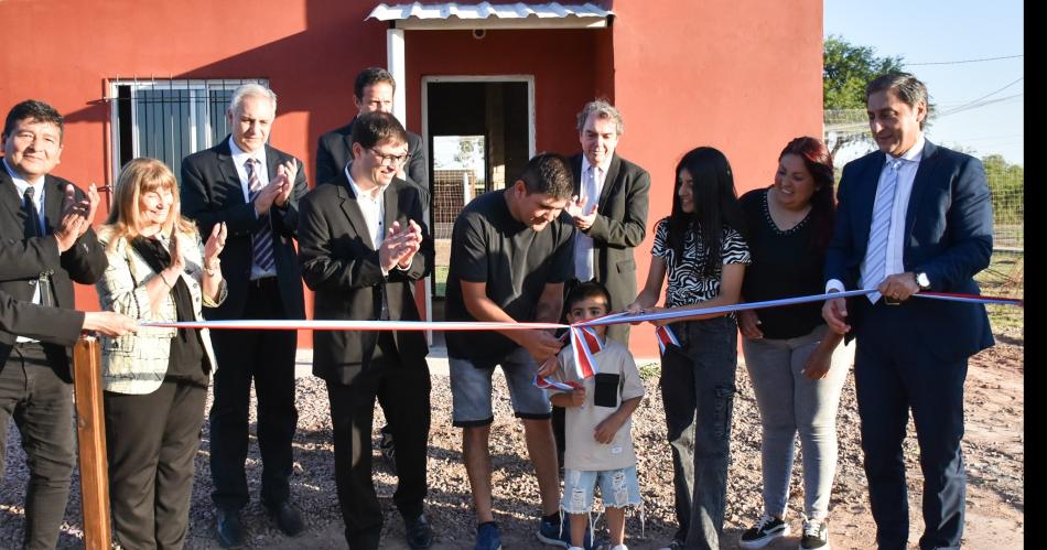 Colonia Dora celebroacute sus 124 antildeos con la entrega de viviendas y la inauguracioacuten de obras