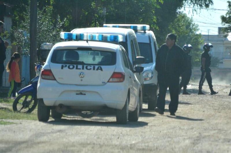 REDADAS- Los policías ejecutaron varios allanamientos en La Banda Secuestraron mltiples repuestos de motocicletas Y hasta anoche solo se encontraba detenido Rodríguez